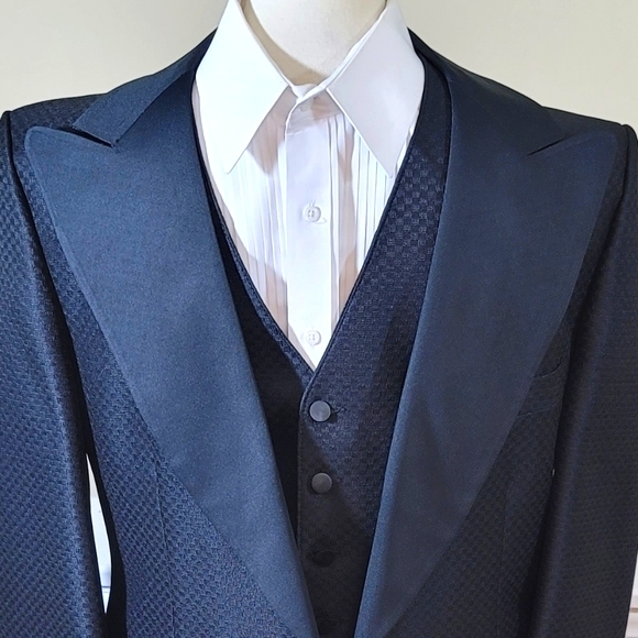 Palm Beach Formal 3pc.Tuxedo - Picture 6 of 16